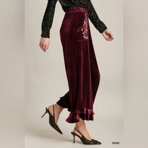 NWT Umgee Wine Velvet Cropped Pants with Floral Detail